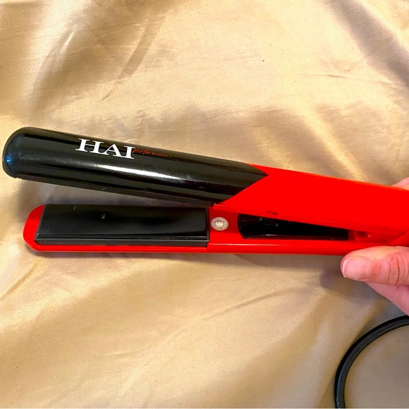 Hair straightener - Picture 1 of 4